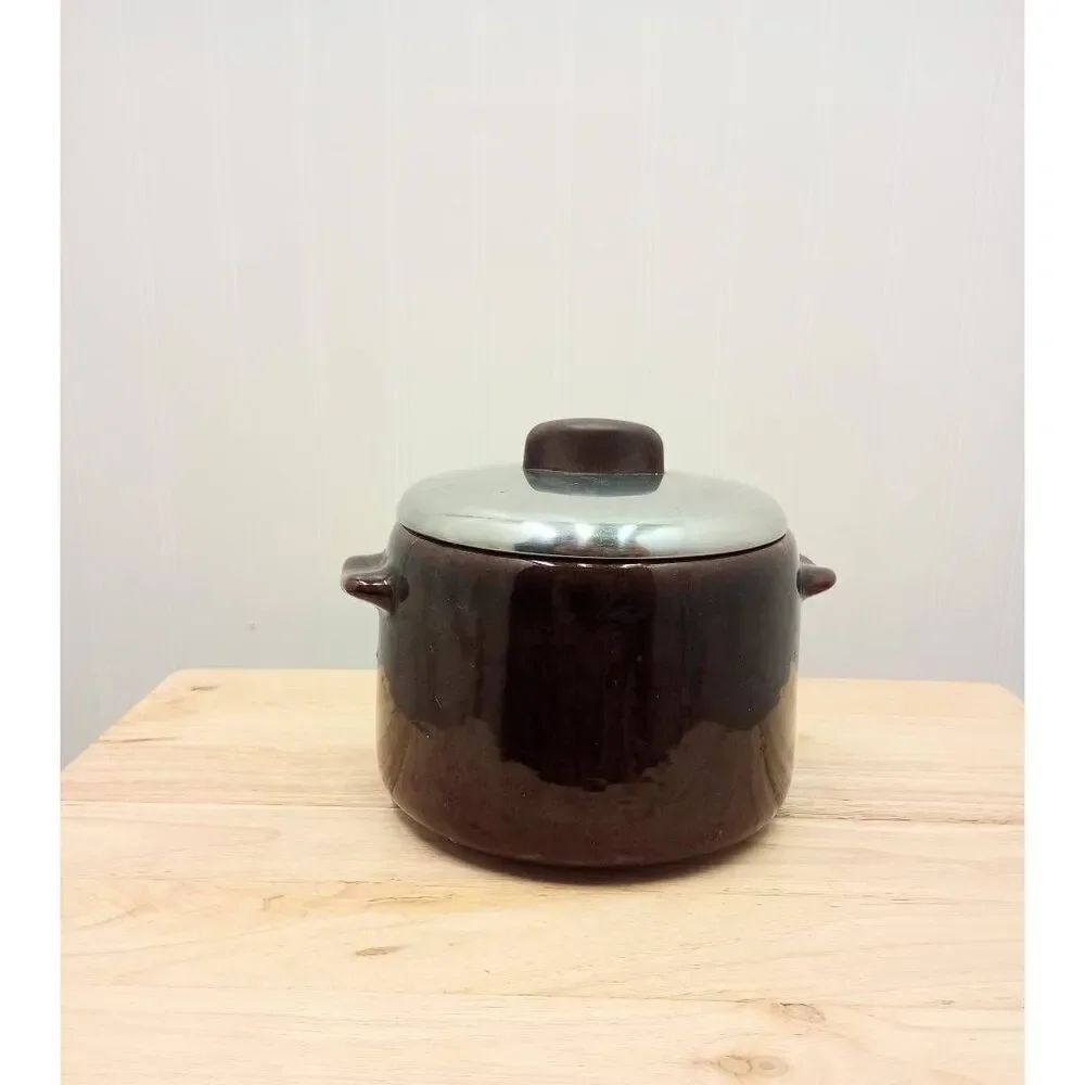 Vintage West bend, ceramic Crock bean pot with aluminum lid